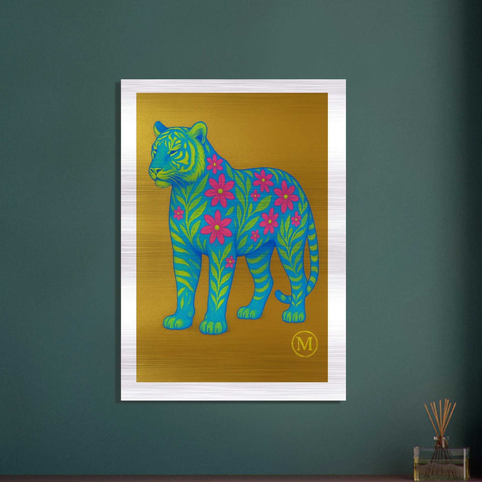 flowered phanter with golden background and edges the wall art from MATCH Panther luxury collection