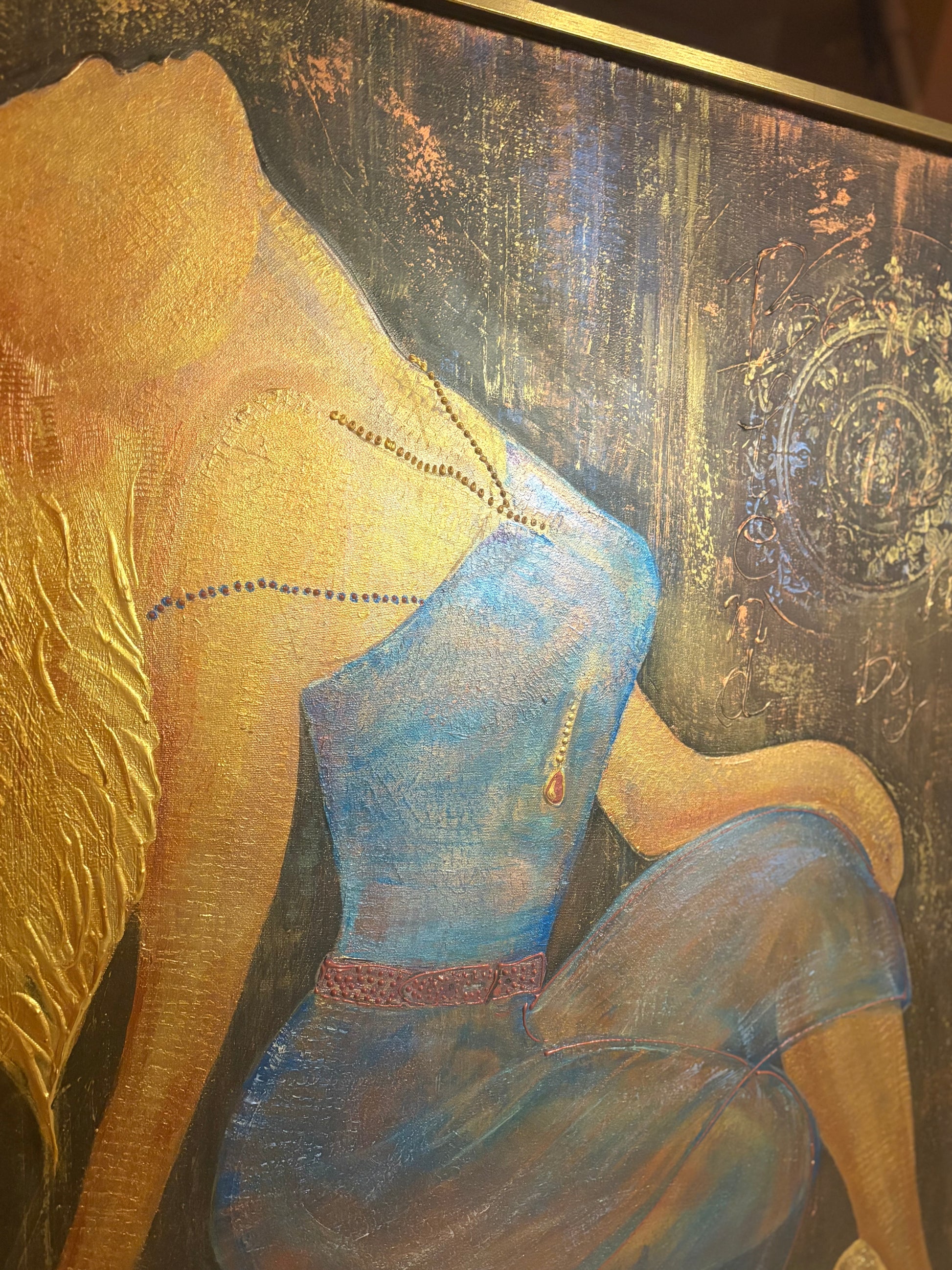 picture of bend the rules woman with golden frame close up